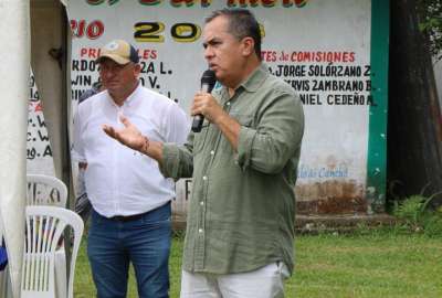 Rodrigo Mena, alcalde de El Carmen, sufri&oacute; un atentado armado