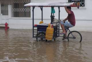 Gobierno moviliza recursos para atender inundaciones en Manab&iacute;