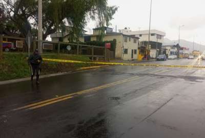 La lluvia provoc&oacute; atascos y problemas con el tr&aacute;nsito en Quito.