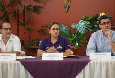 as autoridades visitaron el barrio Uni&oacute;n y Progreso, donde entregaron 376 kits de ayuda humanitaria a familias damnificadas por las inundaciones.