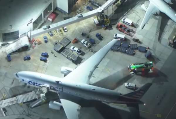 Nuevamente un avi&oacute;n Boeing 777 presenta fallas mec&aacute;nicas que obligan a su piloto a realizar un aterrizaje de emergencia.