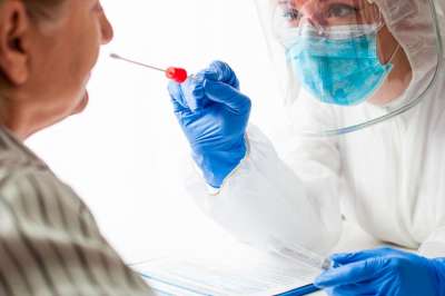 Estudio afirma que &Oacute;micron limita infecciones por Delta
