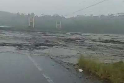 El crecimiento del caudal del R&iacute;o Upano bloque&oacute; el acceso a la v&iacute;a Macas-Puyo.