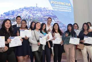 8.000 j&oacute;venes recibieron becas de apoyo acad&eacute;mico
