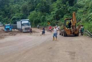Esta es la situaci&oacute;n de dos v&iacute;as en Esmeraldas tras las lluvias