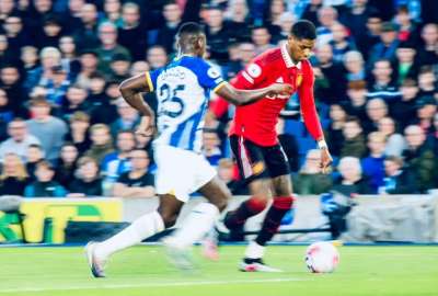 Mois&eacute;s Caicedo jug&oacute; como lateral derecho ante el Manchester United