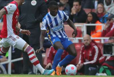 Mois&eacute;s Caicedo es titular en la Liga Premier inglesa