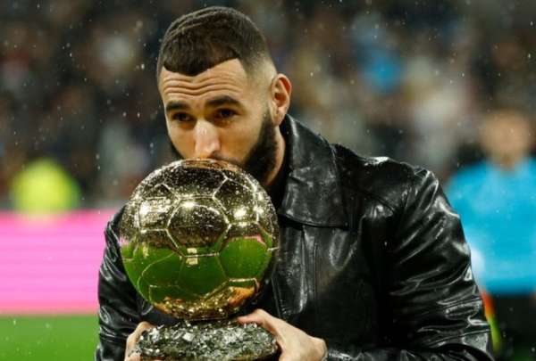 T&eacute;cnico de Francia evit&oacute; hablar sobre llamar a Karim Benzema para la final ante Argentina