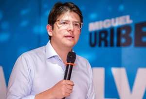 El senador colombiano fue sometido a un procedimiento de emergencia, tras encontrarse internado por un ataque armado.  