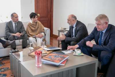 La Canciller Gabriela Sommerfeld recibi&oacute; al Embajador de Rusia en Ecuador, Vladimir Sprinchan.