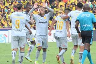 Aucas gan&oacute; en el Monumental y se acerca a su primer t&iacute;tulo