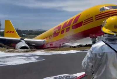En Costa Rica, un avi&oacute;n se parte en dos tras aterrizaje de emergencia