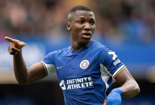El ecuatoriano Mois&eacute;s Caicedo asisti&oacute;, cort&oacute; y llev&oacute; la cinta de capit&aacute;n en la goleada ante West Ham.