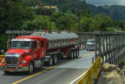 El paso por el puente tipo Delta sobre el r&iacute;o Lelia est&aacute; habilitado desde este lunes, 29 de abril de 2024. La estructura est&aacute; ubicada en el kil&oacute;metro 82 de la v&iacute;a Al&oacute;ag-Santo Domingo. 