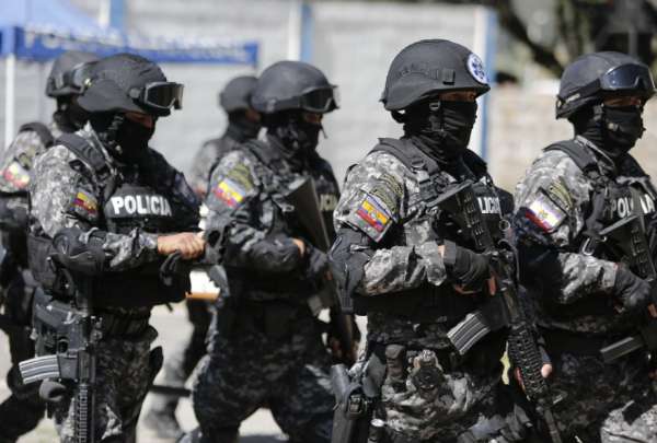 La Polic&iacute;a Nacional no se subordinar&aacute; a las Fuerzas Armadas durante los estados de excepci&oacute;n.