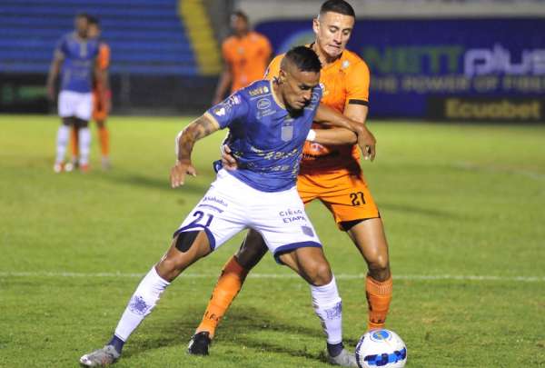 Deportivo Cuenca empat&oacute; sin goles en la casa del Libertad