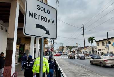 Guayaquil: ATM sancionar&aacute; a conductores que se estacionen en los carriles de la Troncal 4