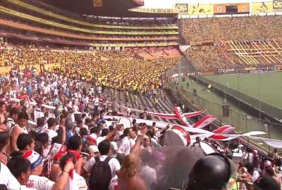 Los hinchas de Liga no podr&aacute;n entrar al estadio Monumental en el duelo con Barcelona SC.