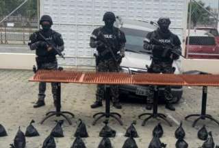 Esmeraldas: Polic&iacute;a Nacional incauta veh&iacute;culo y gran cantidad de municiones