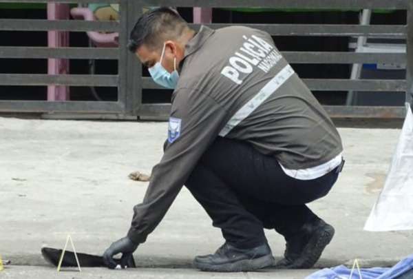 Polic&iacute;a abati&oacute; a un presunto delincuente en Guayaquil
