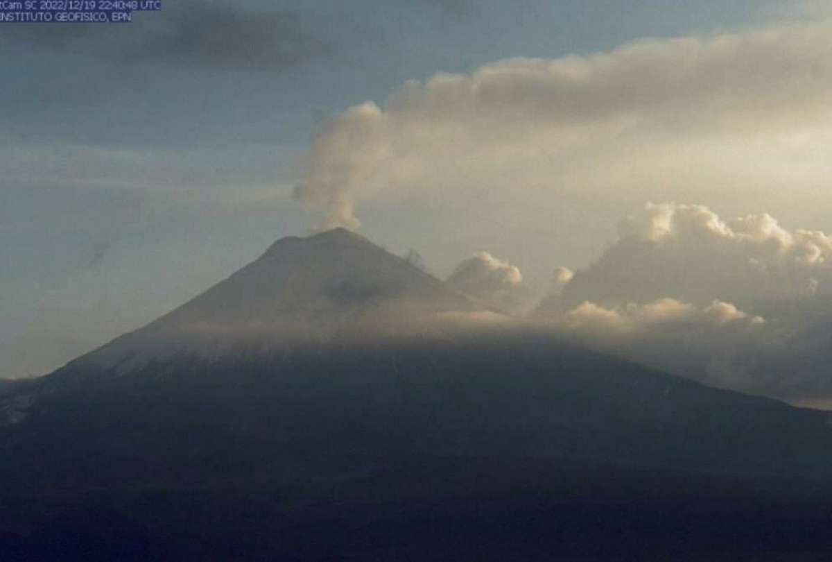 La ca&iacute;da de ceniza del volc&aacute;n Cotopaxi se report&oacute; desde la madrugada del martes 20 de diciembre de 2022. 