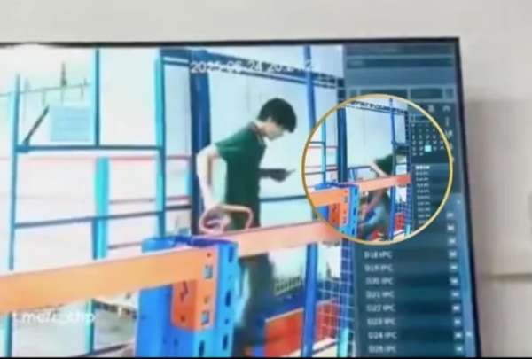 Un joven en Guangdong, China, sufri&oacute; una aparatosa ca&iacute;da tras no notar que el ascensor de carga no estaba en su sitio. Ocurri&oacute; mientras iba distra&iacute;do en su celular.