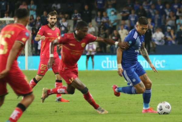 Emelec gan&oacute; al Cumbay&aacute; y se acerc&oacute; a l&iacute;der Aucas