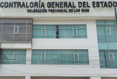 Los tres funcionarios liberados trabajan en la Contralor&iacute;a de Los R&iacute;os. 
