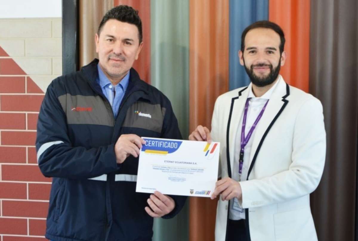 Eternit recibe certificación “Activa y Vive” e inaugura su primer lactario en Quito