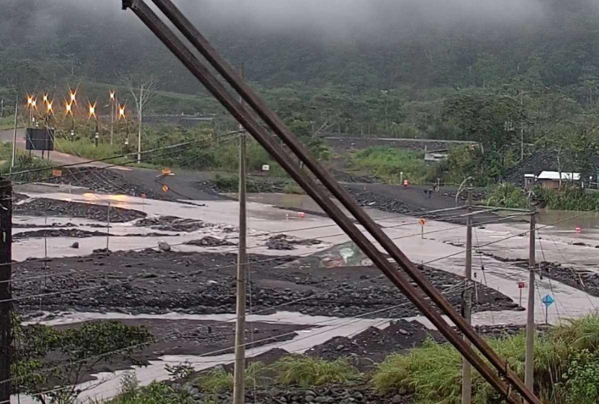 Se registró el aumento del caudal y desbordamiento del río Upano y un deslizamiento de rocas en la vía Macas-Riobamba.
