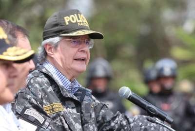 Guillermo Lasso dijo que seguir&aacute;n equipando y modernizando a la Polic&iacute;a