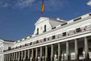 Ecuador busca recibir USD 4.000 millones del Fondo Monetario Internacional