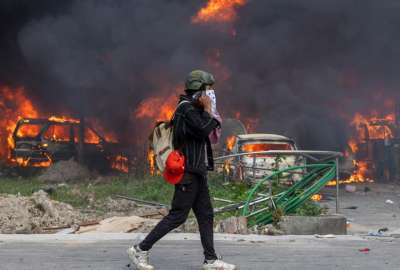Manifestantes atacan residencias de ministros y l&iacute;deres pol&iacute;ticos en Nepal