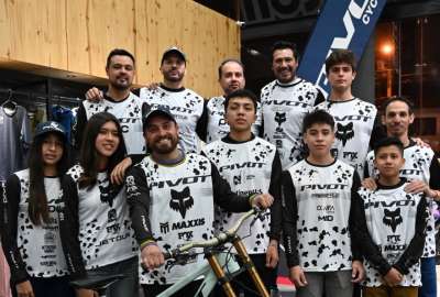  Cristian Valdivieso y Rafaela Rold&aacute;n como nuevos embajadores de PIVOT Cycles y lanza la innovadora bicicleta Pivot Phoenix.