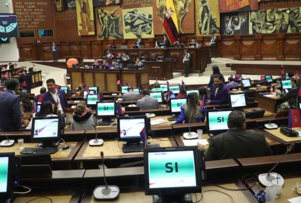 La Asamblea Nacional crear&aacute; una comisi&oacute;n ocasional para tratar la reforma parcial a la constituci&oacute;n. 