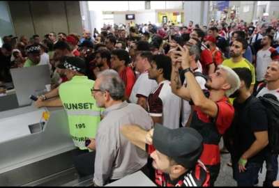 Los hinchas del Flamengo se quedaron varados en el aeropuerto de R&iacute;o de Janeiro. 