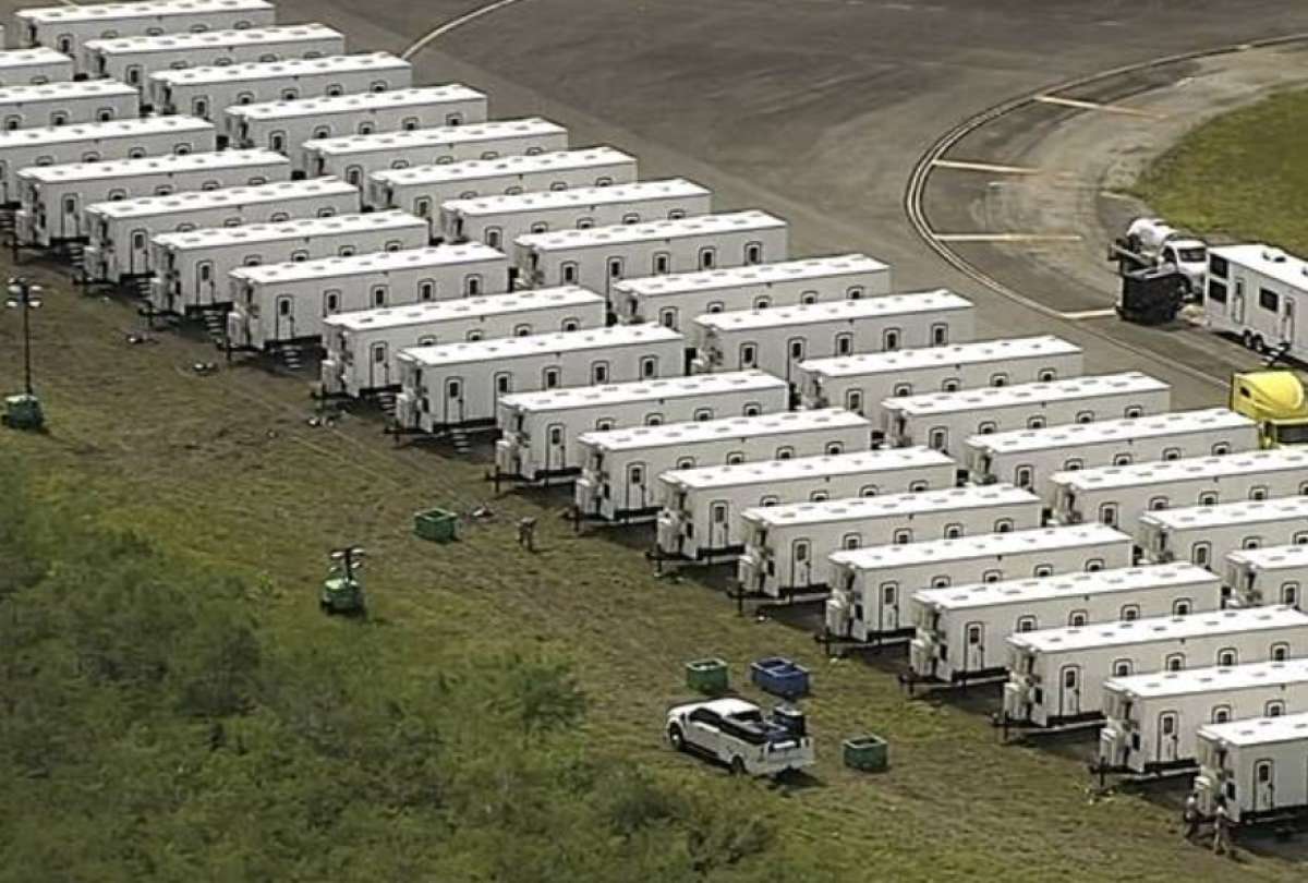  Así se ve el centro de detención de migrantes ‘Alligator Alcatraz’, en Estados Unidos. 