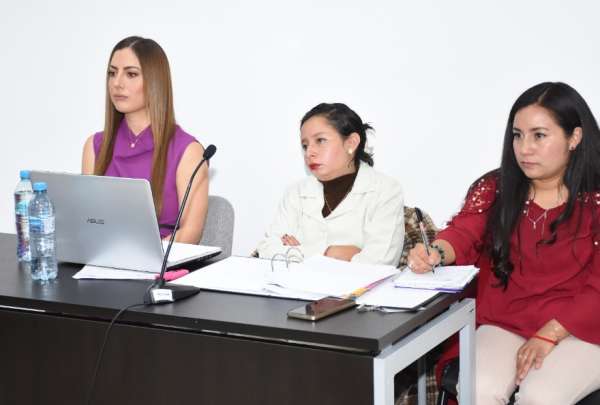Luc&iacute;a Jaramillo (izq.) estuvo presente en la audiencia oral de pruebas y alegatos contra Aquiles Alvarez por violencia pol&iacute;tica de g&eacute;nero.