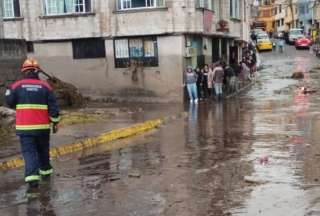 Se registran inundaciones en el sur de Quito, por las fuertes lluvias