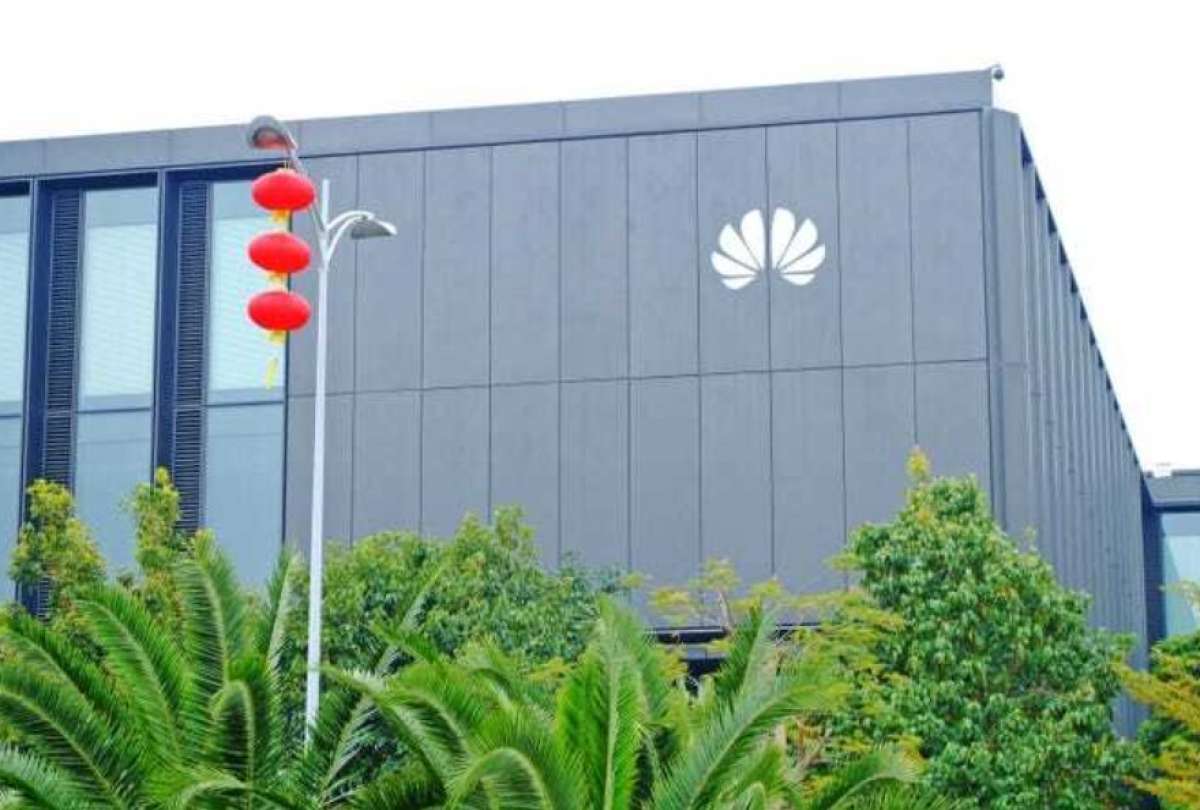FBI  “alerta” del peligro que representa la tecnología de HUAWEI