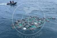 45 bultos con 1,8 toneladas de droga fueron incautados por la Armada del Ecuador.