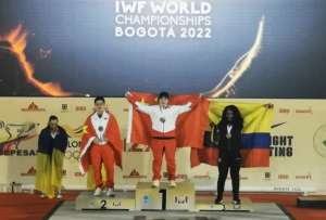 Tamara Salazar gan&oacute; bronce para Ecuador en el Mundial de Levantamiento de Pesas