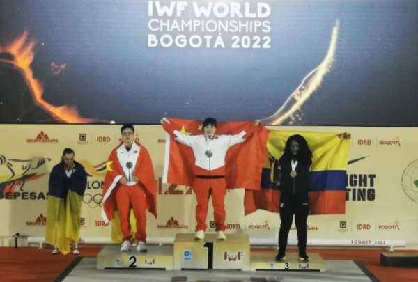 Tamara Salazar gan&oacute; bronce para Ecuador en el Mundial de Levantamiento de Pesas