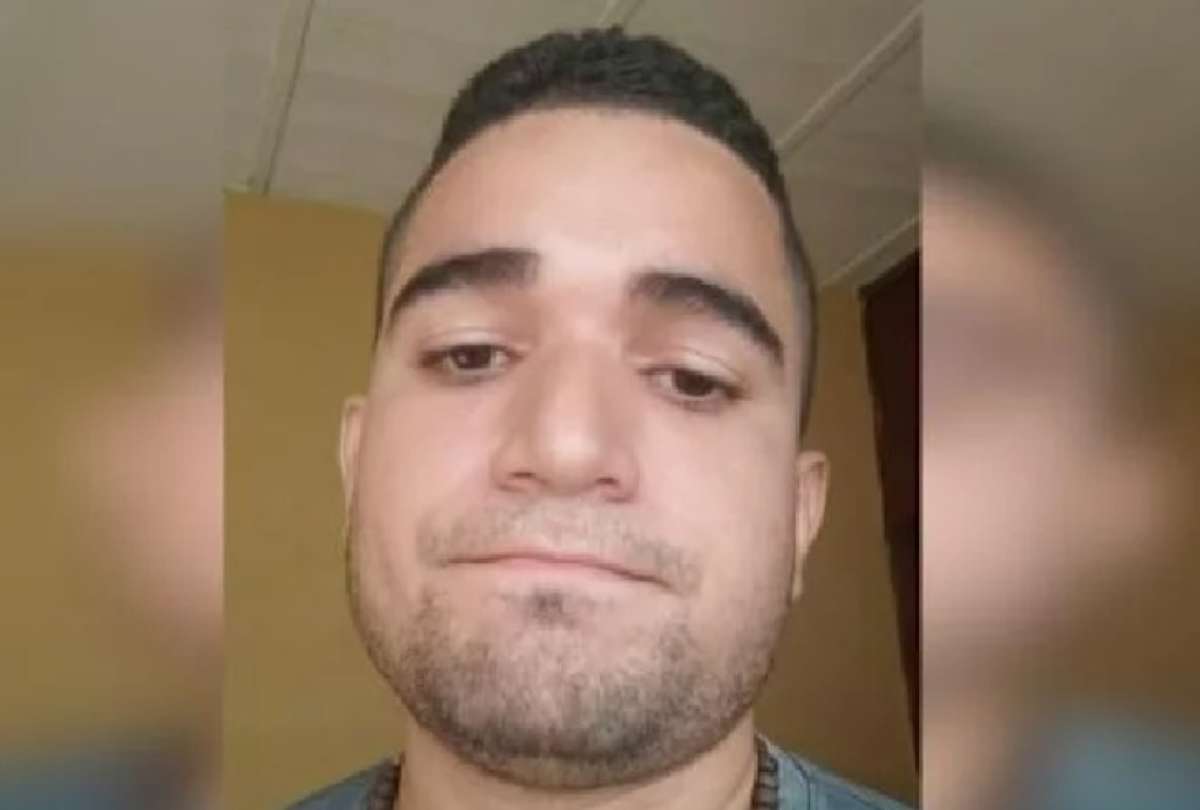 El influencer Gabriel Jesús Sarmiento, activista digital y experto en ciberseguridad, fue asesinado durante una transmisión en vivo desde su casa en Maracay, Venezuela.