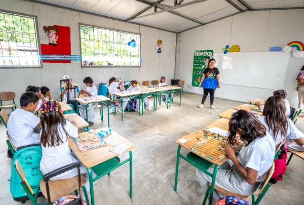 La escuela beneficiar&aacute; a 150 familias de la comunidad de la isla Puna. 