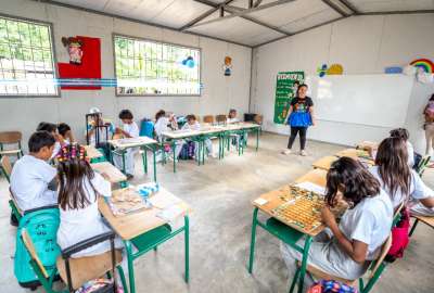 La escuela beneficiar&aacute; a 150 familias de la comunidad de la isla Puna. 