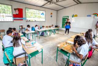 150 familias de la Comuna de Piedra cuentan por primera vez con una instituci&oacute;n educativa