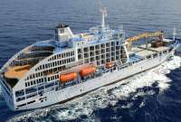 Los surfistas tendrán una experiencia única al hospedarse en el crucero de lujo Aranui 5, anclado en la Polinesia Francesa, cerca de las famosas olas de Teahupo’o.