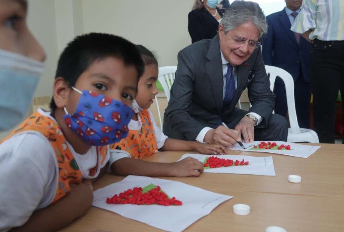 Gobierno recibir&aacute; USD 700 millones del FMI para inversi&oacute;n social