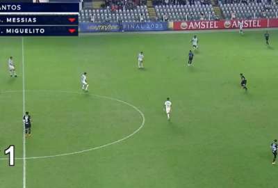 Santos jug&oacute; con 12 durante un instante
